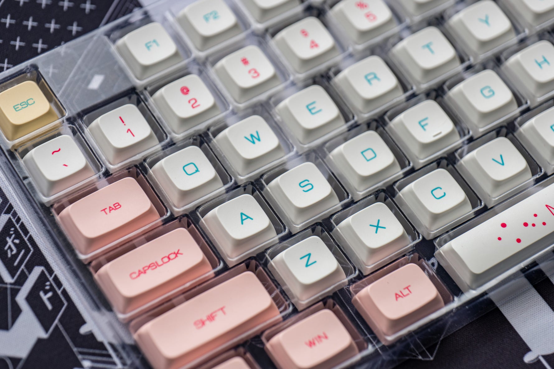 GenesisPC Macaroon Themed Keycaps