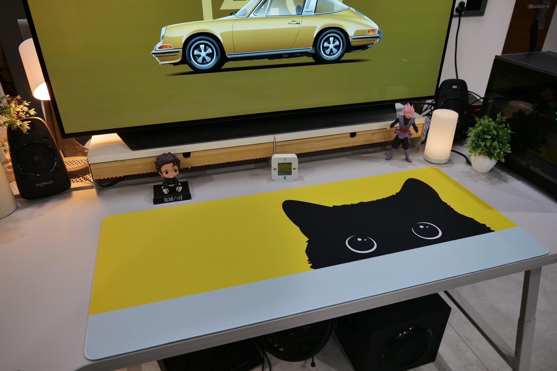 ClickyDuck Curious Cat Deskmat/Mousepad