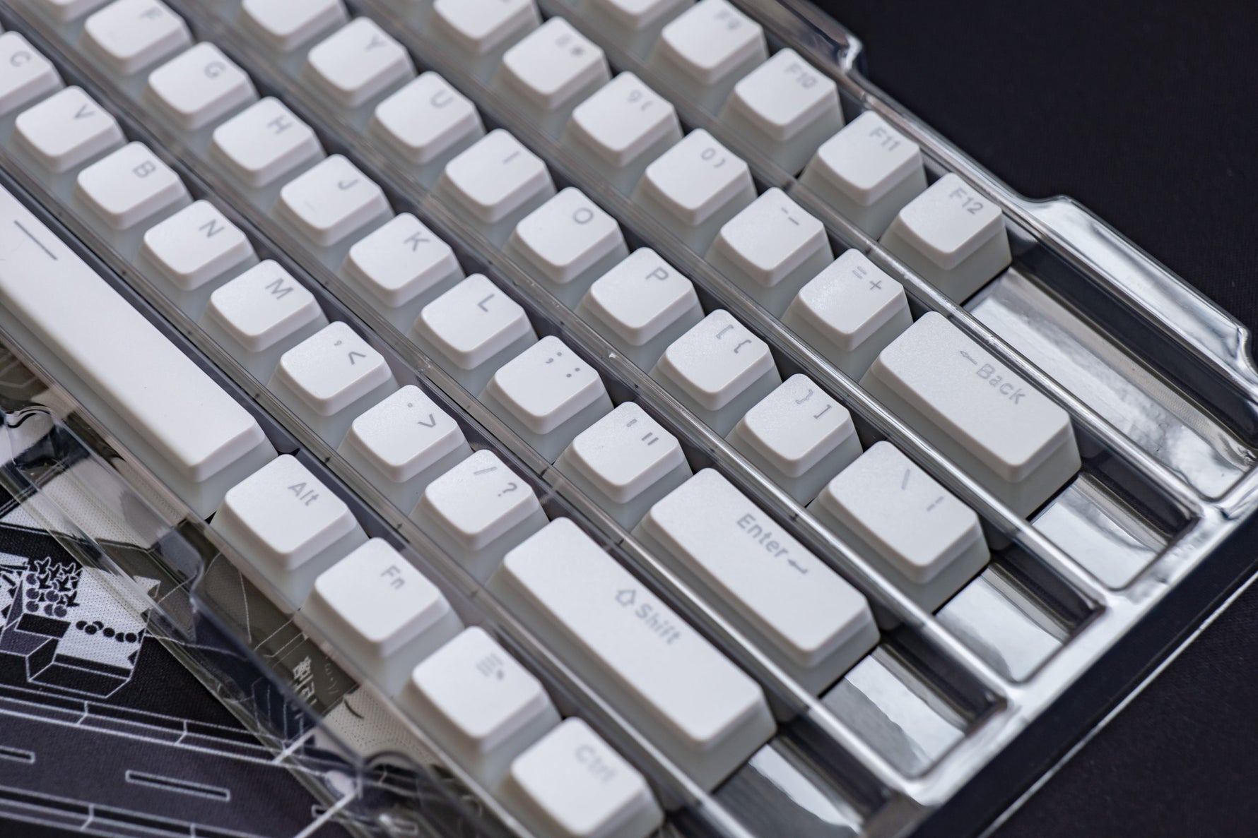 GenesisPC Pudding Keycaps (Black/White)