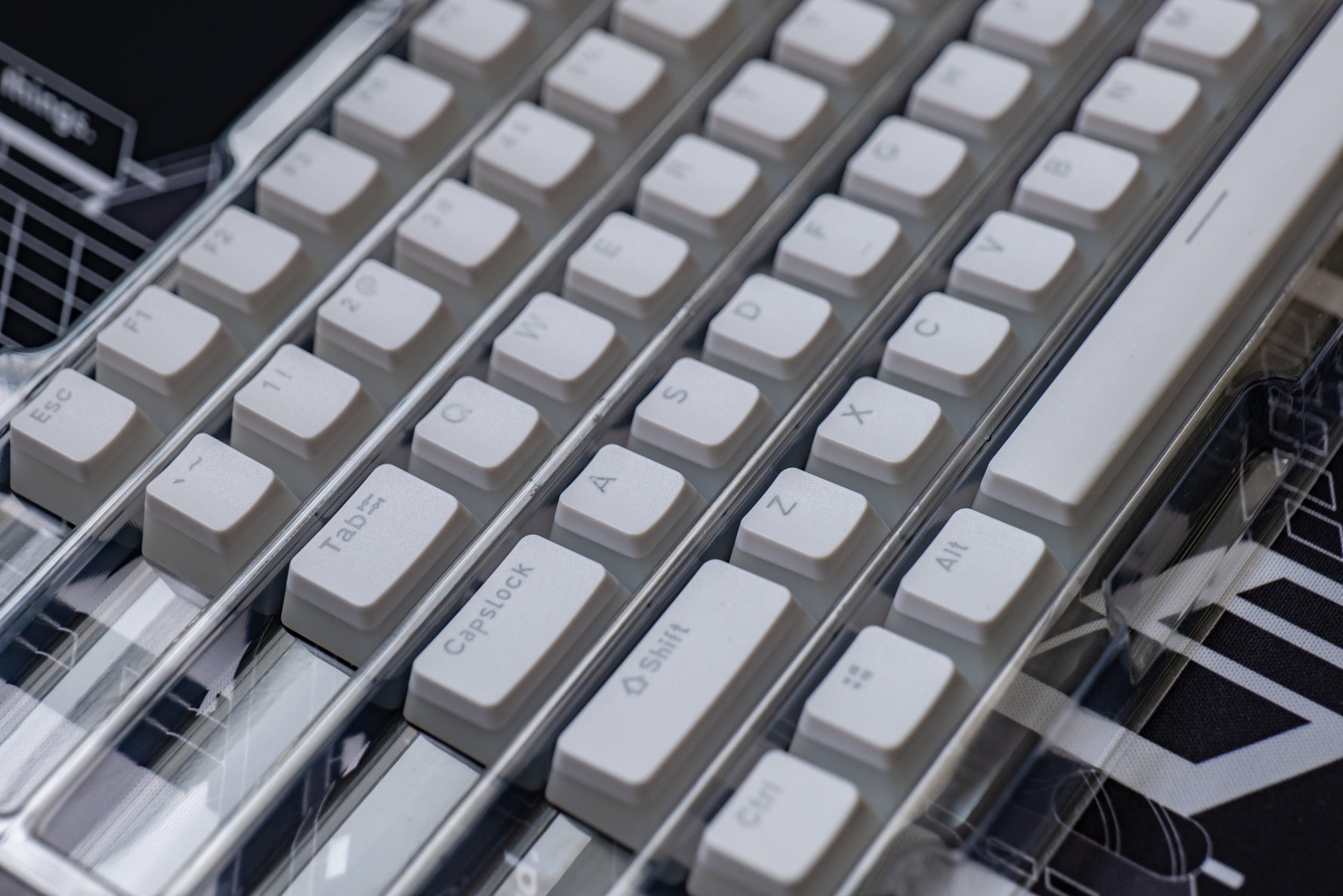 GenesisPC Pudding Keycaps (Black/White)